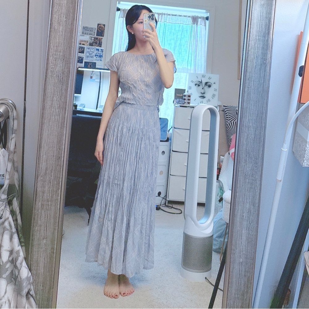 Uniqlo x Ines de la fressange purple with beige pattern pleated top and skirt